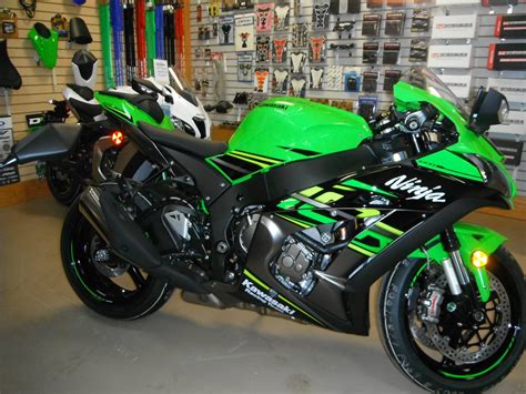 Review Of Kawasaki Ninja Zx R Krt Edition Pictures Live Photos