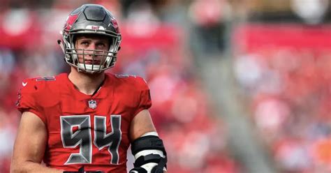Nfls First Openly Gay Player Carl Nassib Announces Retirement Gcn