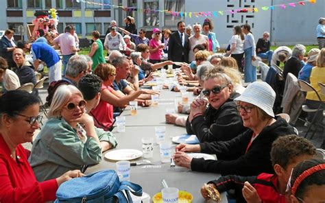 À Brest le 20e pique nique du quartier de Pen ar Créach a réuni 170