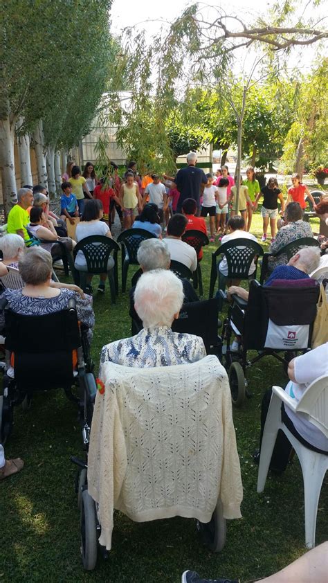 Visita Del Coro Infantil Fundacion San Mateo De Gallego