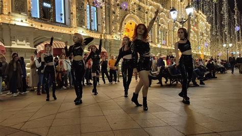 Никольская улица - Мекка танцев, поглазеть на них сбегаются россияне и ...