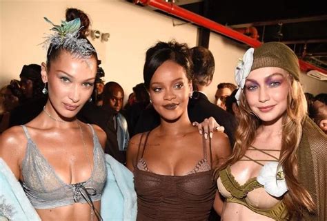 Rihanna Faz Desfile De Lingerie Dan A Ao Vivo E Supermodelos