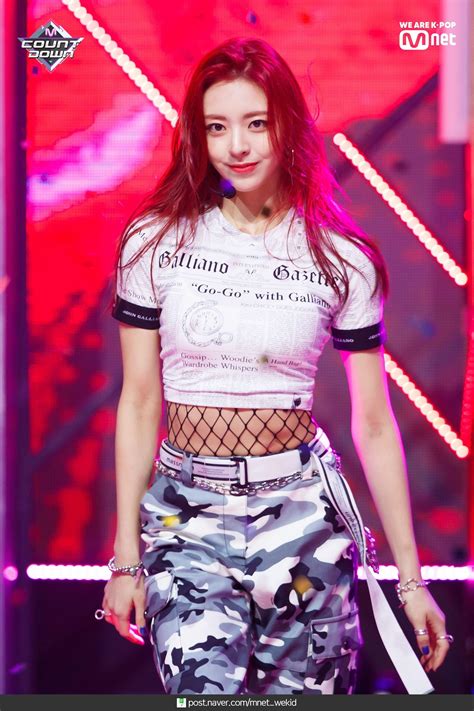 Itzy Yuna Wallpapers Wallpaper Cave