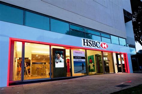 hsbc singapore opens  retail branch  affluent bukit timah