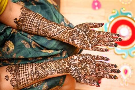 Eid Ul Fitr 2021 Mehndi Designs ट्रेंडी मेहंदी डिजाइंस के साथ अपनी ईद