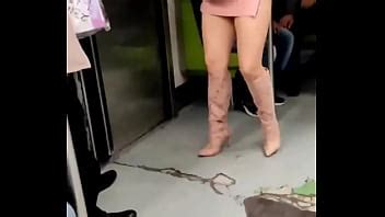 Exibiendose En El Metro Xvideos