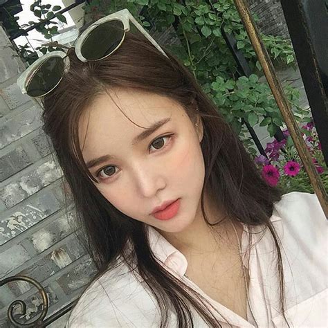 CHỌN SON NUDE Hóa ra màu son nude chuẩn đanh cho bạn chính là màu nhũ hoa