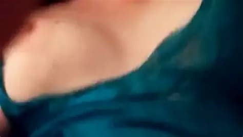 riesige BBW Mutter mit großem Arsch im engen Badeanzug macht Handjob xHamster