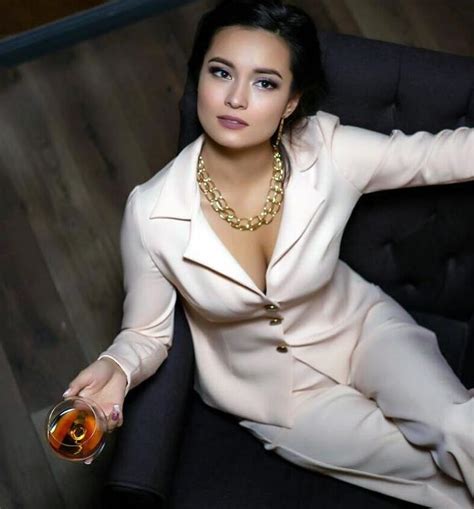 Фотогалерея Бибигуль Суюншалина