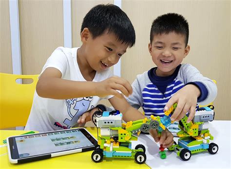 LEGO WeD0 2.0 | Robotics | Inventive Kids | Sengkang | Punggol | 5 to 7 ...