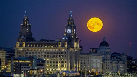 Sturgeon Moon The Last Supermoon Of The Year Captured In