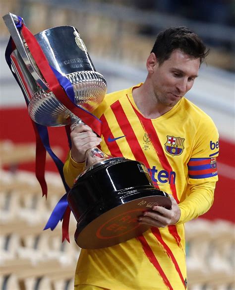 Messi Nets 2 Barcelona Beats Bilbao 4 0 To Win Copa Del Rey