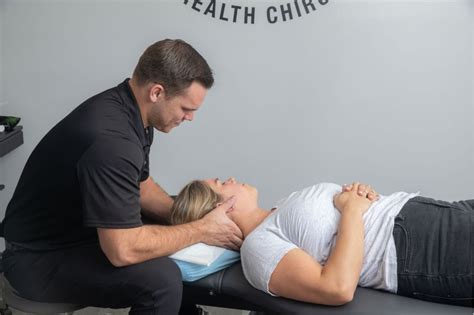 chiropractor adjustment active health chiropractic