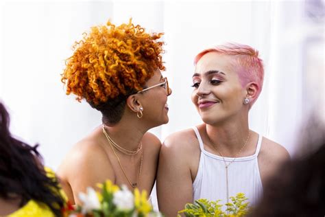 Casamento Gay Coletivo Une Declara Es De Amor E Protesto Pol Tico Uol Tab