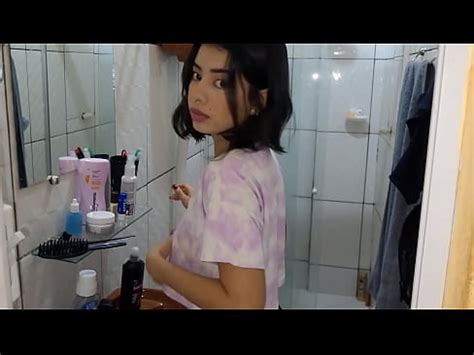 Mi hermanastro me pilló viendo porno y masturbándome XVIDEOS