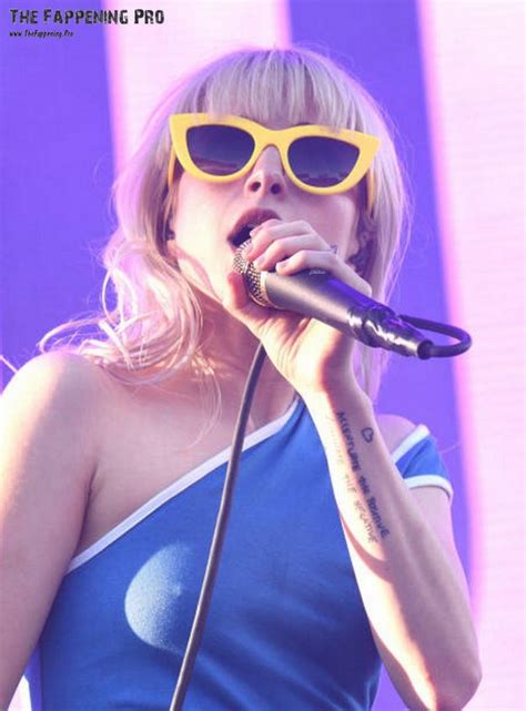 Hayley Williams Nude And Sexy Photos The Fappening