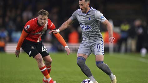 Luton gains valuable point from home draw with Everton | AP News