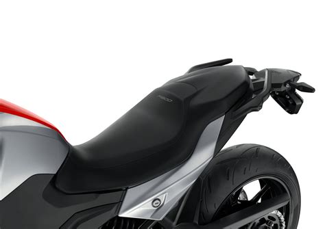 BMW F 900 R 2020 la naked alemana se reinventa espíritu RACER moto