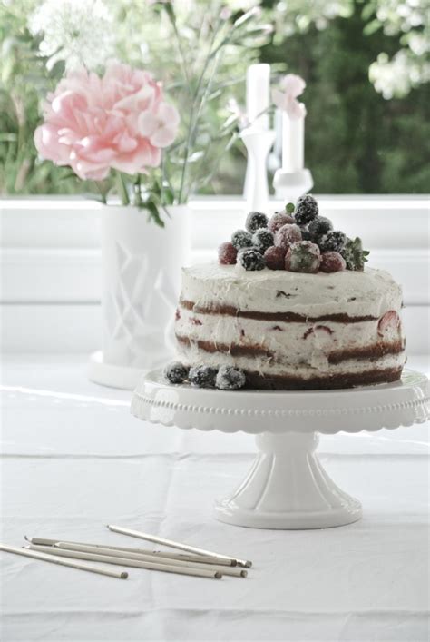 Naked Cake Mit Gezuckerten Beeren Living Elements