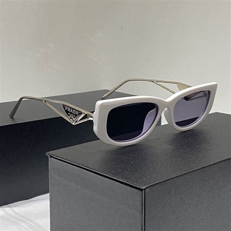 Kính mát thời trang Pra Da GỌNG KIM LOẠI dáng mắt nhỏ logo dập nổi Hot trend phong cách