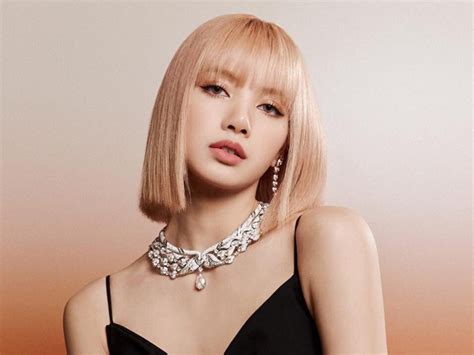 Lisa BLACKPINK Jadi Artis Wanita Pertama Yang Puncaki Chart Billboard Hot Trending Songs