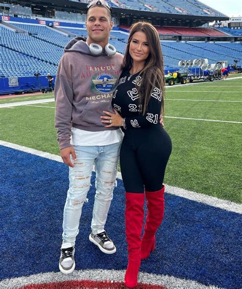 Jordan Poyers Wife Rachel Bush Parties In London Before Bills Game