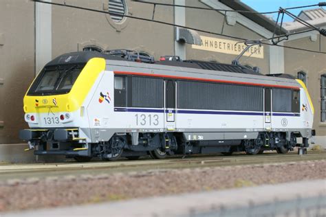 LS 12011 Reihe 13 der SNCB - reisezugwagen.eu