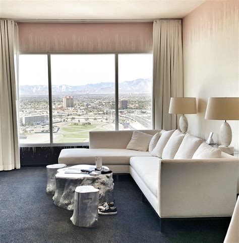 Travel Tip: New Apps & Sites that Can Help You Book a Hotel Room
