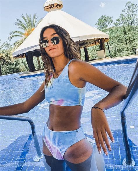 Hot Sexy Dany Gutierrez Bikini Pics