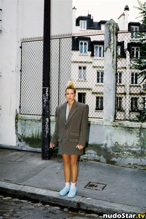 Adele Exarchopoulos Adeleexarchopoulos Nude OnlyFans Photo