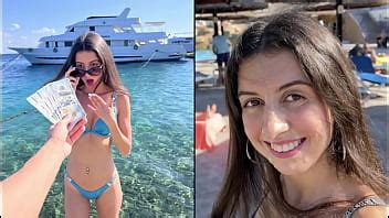 Public Pickup Sex For Money With A Beautiful Lady Agreed To Walk With Sperm On Her Face