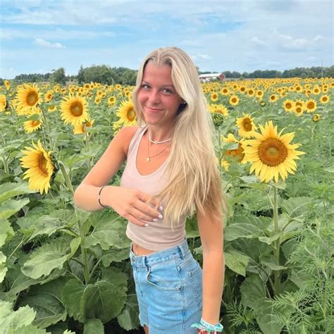 Daniele Troeger Nude Xxx Nude Pics My XXX Hot Girl