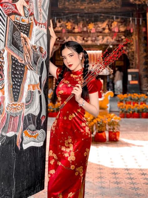 Hot girl miền Tây được báo quốc tế khen ngợi đẹp dịu dàng gợi cảm bên tà áo dài trắng