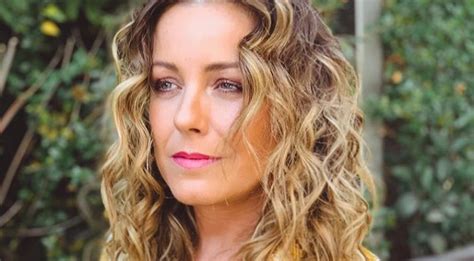 Verdadera MILF Claudia Conserva deleita en bikini a sus años Tecache cl