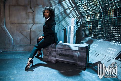 Stunning Ebony Babe On High Heels Stripping Off Her Suit And Lingerie Porn Pictures XXX Photos