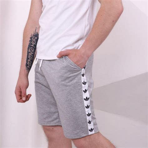 Спортивные шорты Adidas с лампасами мужские, Адидас серые с белыми ...