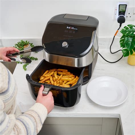 7 things you should look for when buying an air fryer | Ideal Home