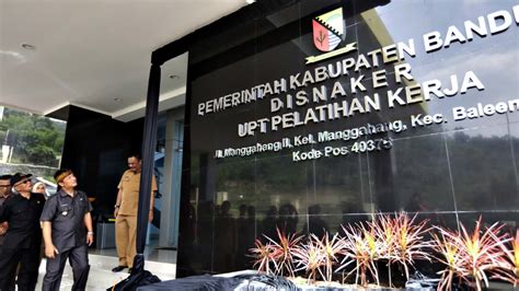 bupati blk  mencetak jiwa kewirausahaan balebandung