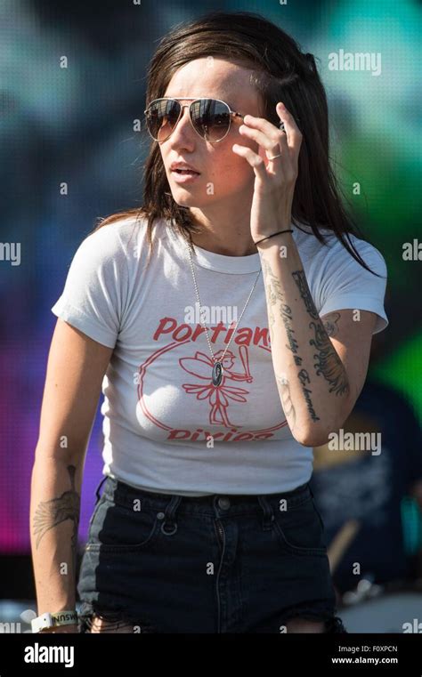 Valerie Poxleitner Hot