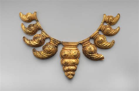 Necklace Comprising Nine Leaf Shaped Pendants Indonesia Java Late