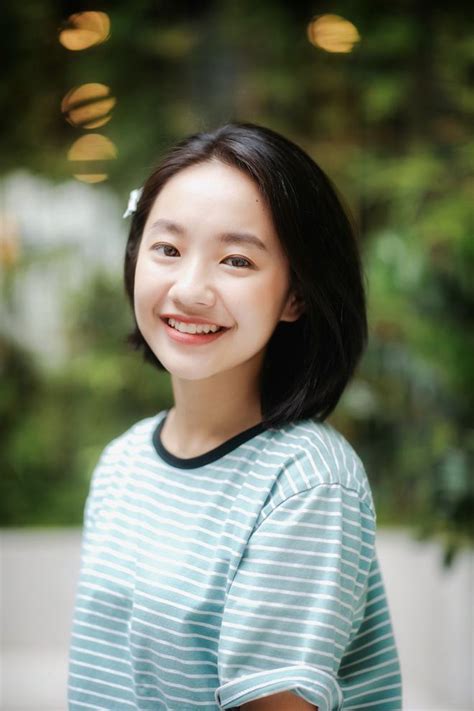 Nhan sắc ngoài đời của dàn hot girl từng làm dậy sóng MXH trước khi đóng Em Và Trịnh