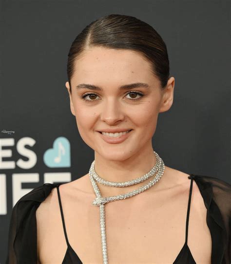 Charlotte Lawrence Flashes Her Nude Tits At The Th Annual Grammy