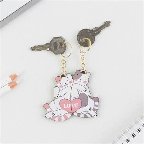 Парные брелки "Котики" из дерева - купить с доставкой по выгодным ценам ...