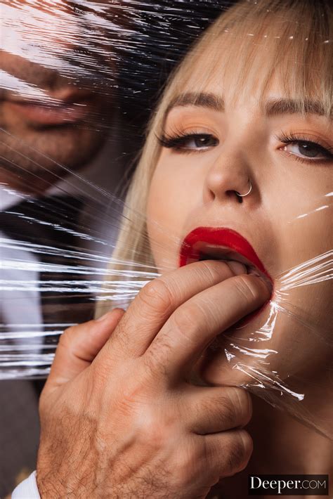 Lilly Bell And Jessie Saint Can T Wait To Get Fucked Photos Manuel Ferrara MILF Fox