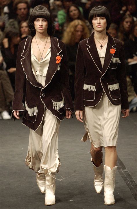 Undercover Spring 2004 Ready-to-Wear Fashion Show | Fashion trend