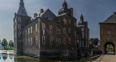 Leistert Kasteel Hoensbroek Een Kasteel Uit De 13e Eeuw