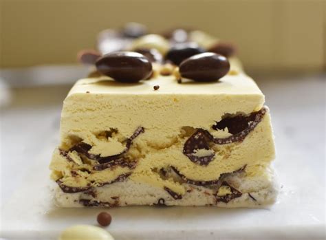 Easy 2-ingredient homemade Viennetta - Anne Travel Foodie