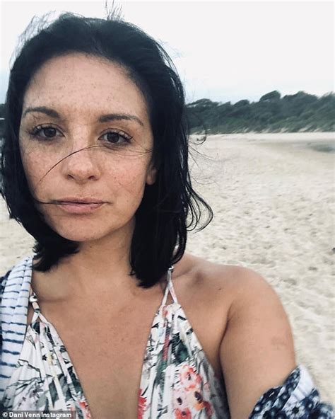 5 Hot Sexy Dani Venn Bikini Pics