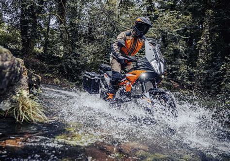 la ktm  adventure  suma notorias actualizaciones