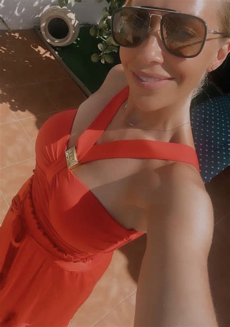 Hotties On Twitter Laura Babe